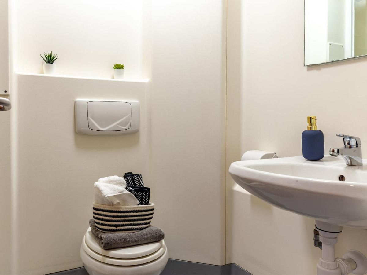 For Students Only - Marvelous Private Ensuite At The Forge *