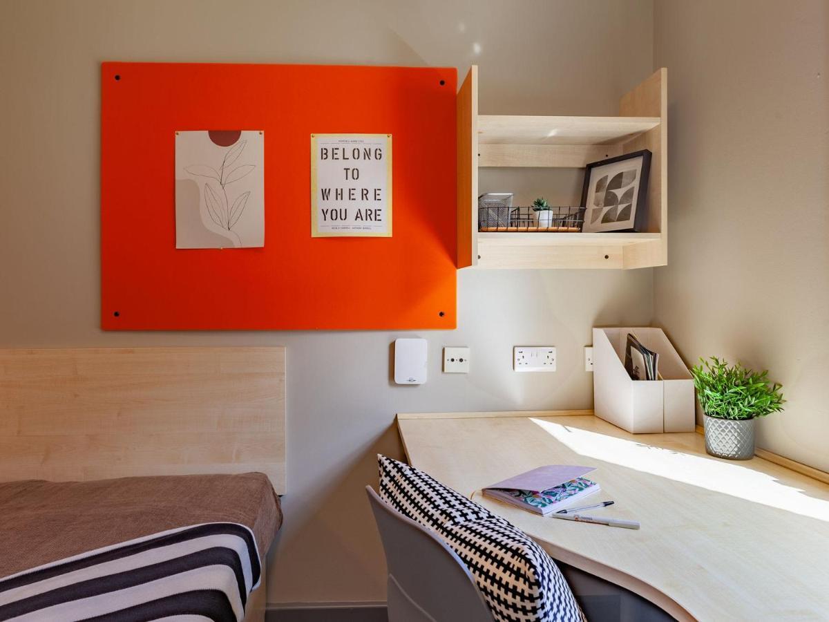 For Students Only - Marvelous Private Ensuite At The Forge Apartment *