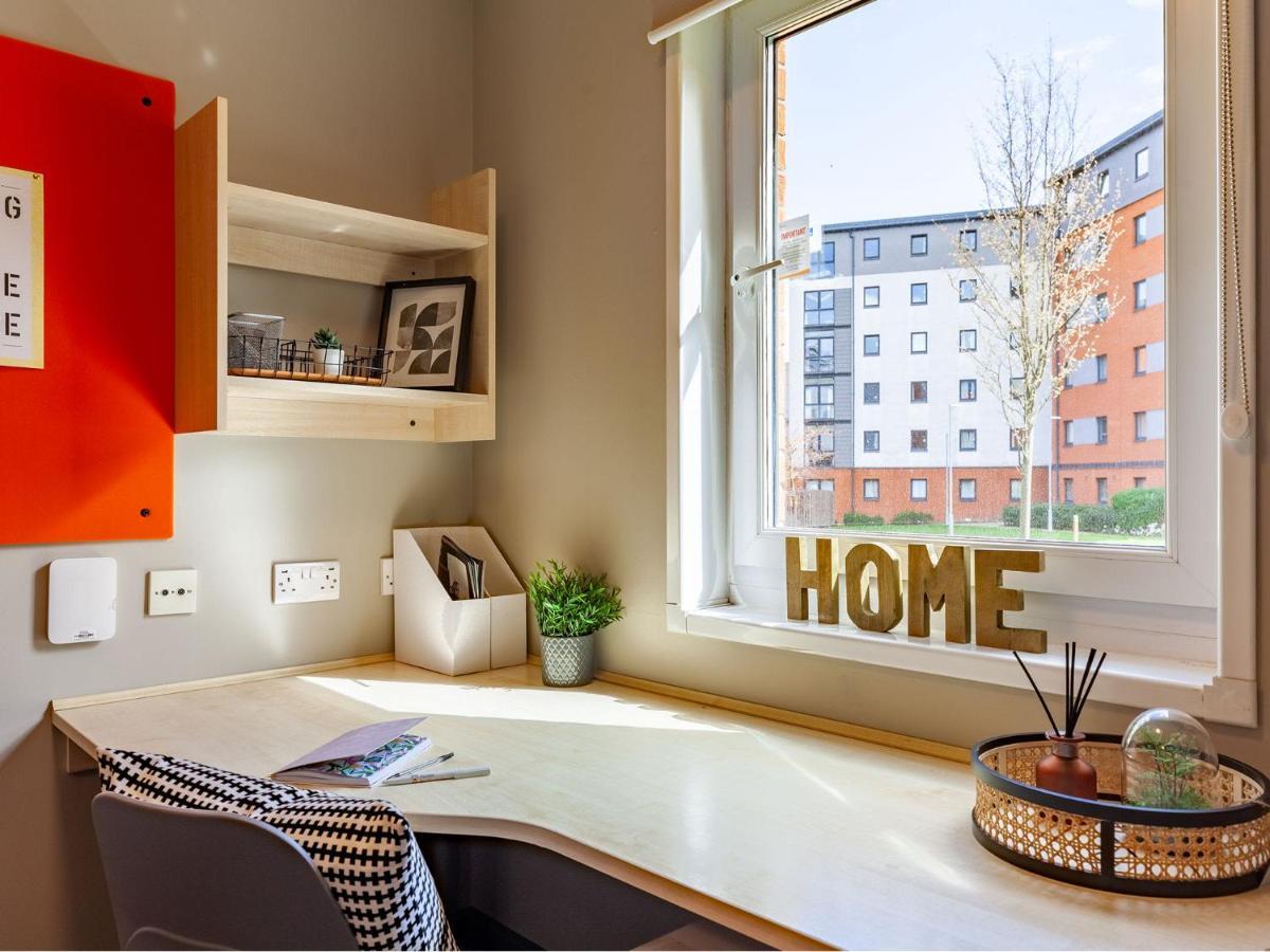 For Students Only - Marvelous Private Ensuite At The Forge Apartment