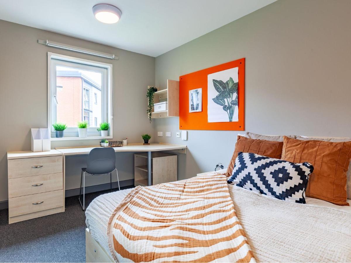 For Students Only - Marvelous Private Ensuite At The Forge *