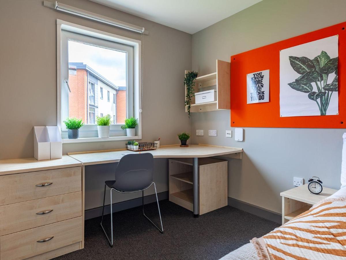 For Students Only - Marvelous Private Ensuite At The Forge Apartment *